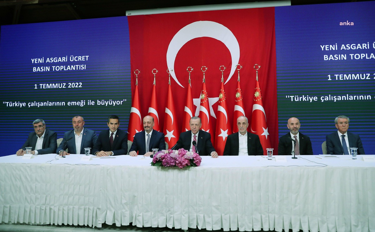 Son dakika haber: Asgari ücret kararı Resmi Gazete\'de yayımlandı