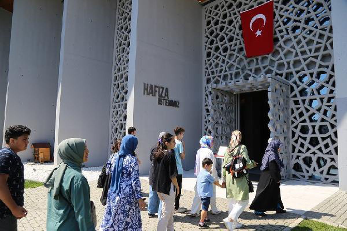 Bahçelievler\'deki öğrenciler Hafıza 15 Temmuz\'u ziyaret etti