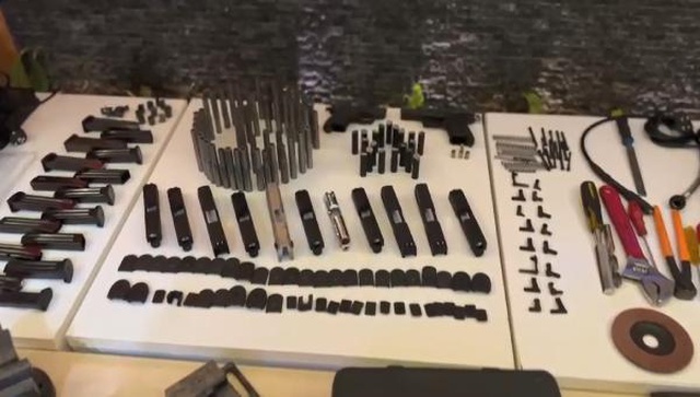 Son dakika: Beyoğlu'nda sokak ortasında cinayet: Güvenlik kamerasındaki saldırgan yakalandı Son dakika: Beyoğlu'nda sokak ortasında cinayet: Güvenlik kamerasındaki saldırgan yakalandı