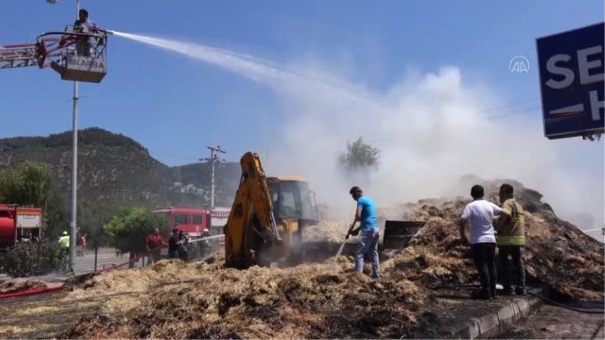 ÇANAKKALE - 20 ton saman yüklü tır yandı