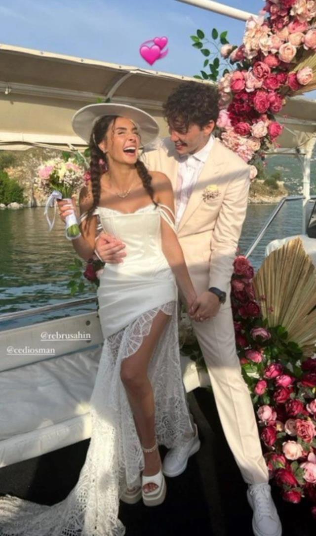 Cedi Osman ile Ebru Şahin dünyaevine girdi! İşte Kuzey Makedonya'daki düğünden kareler Cedi Osman ile Ebru Şahin dünyaevine girdi! İşte Kuzey Makedonya'daki düğünden kareler
