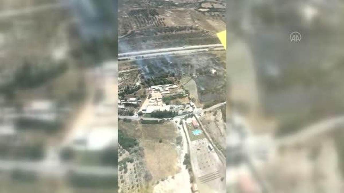 Son dakika: İzmir\'in Çeşme ilçesindeki makilik yangını kontrol altına alındı