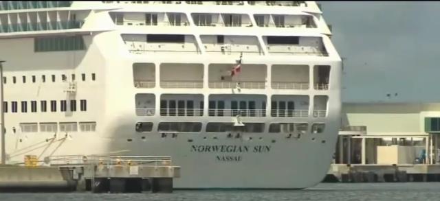 Cruise gemisi Alaska'da buzdağına çarptı