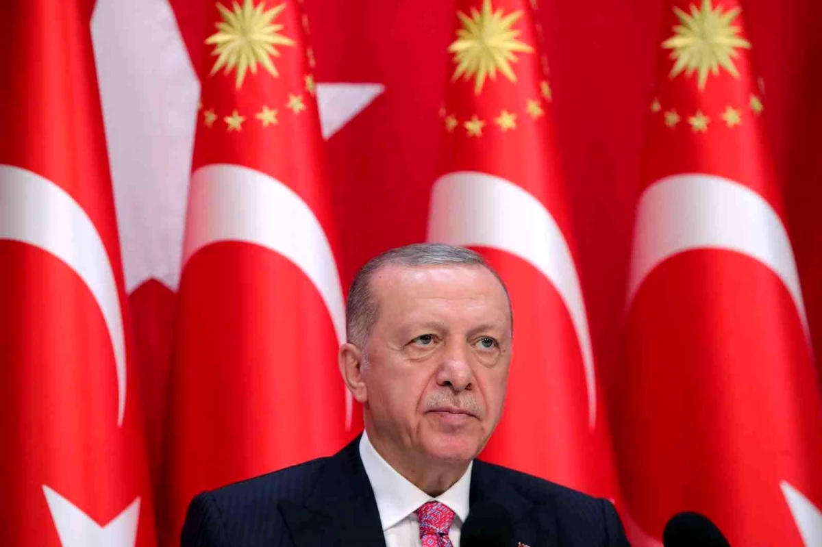 Cumhurbaşkanı Erdoğan, "Yeni asgari ücrete yüzde 30 zam yaparak 5 bin 500 lira olarak belirledik"