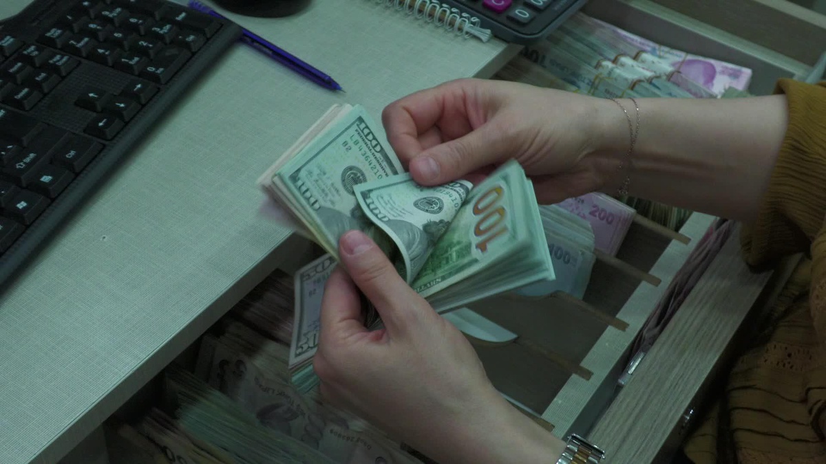 Dolar 16,76 TL Euro da 17,43 TL Seviyesinden Haftayı Kapattı