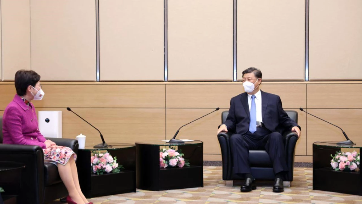Fotoğraf: Çin Cumhurbaşkanı Xi, Hong Kong Özel İdari Bölgesi İdari Amiri ile Görüştü