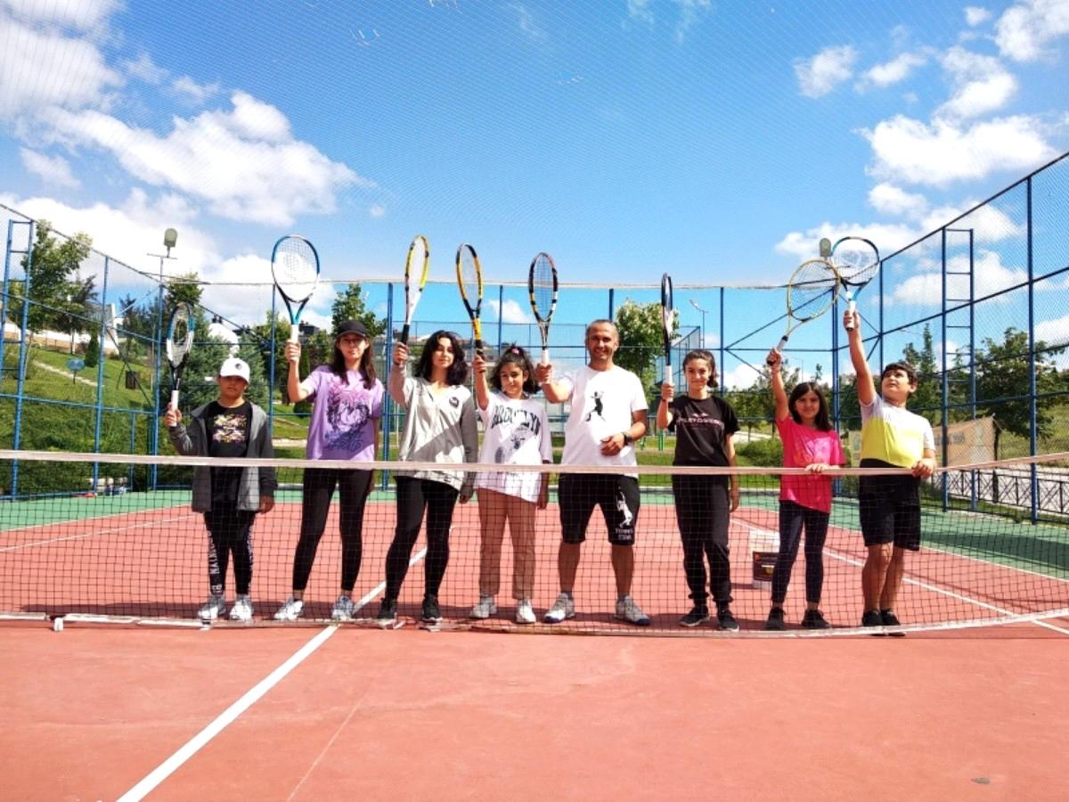 Ihlamurkentspor yaz okulu tenis çalışmaları