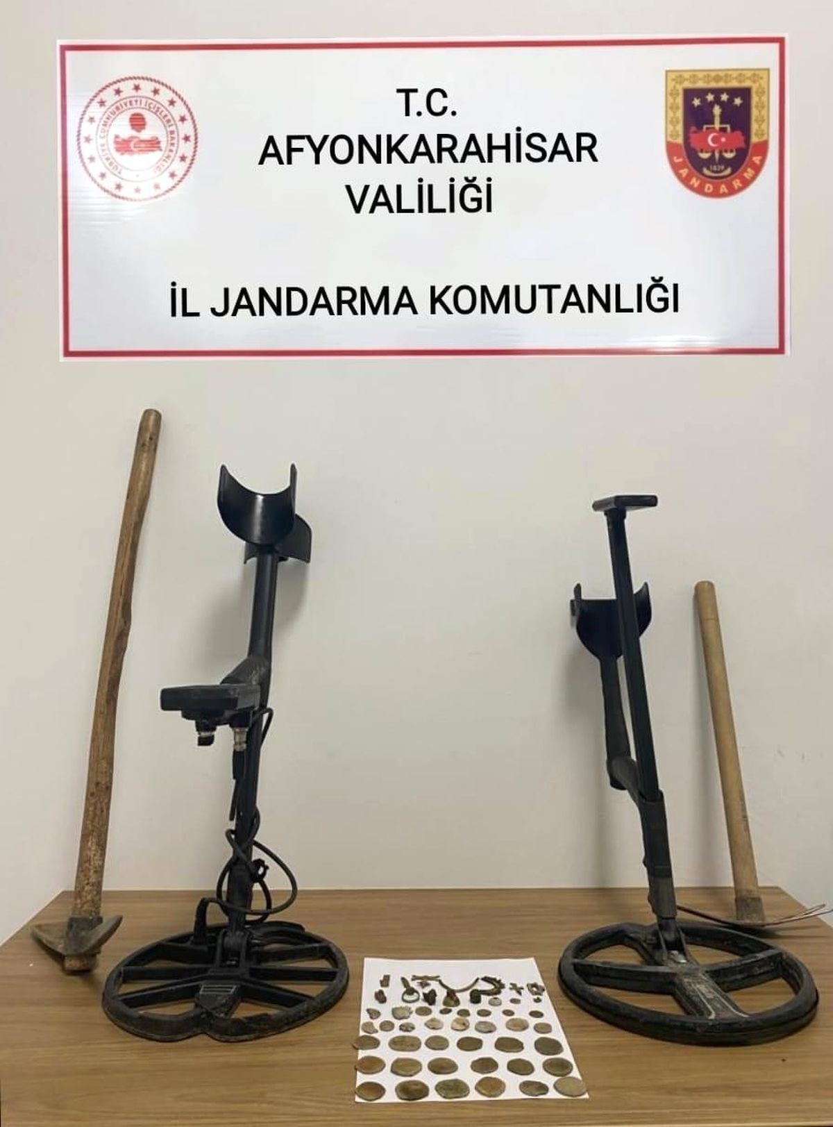 Son dakika haberleri... Jandarma ekipleri define avcılarına göz açtırmıyor
