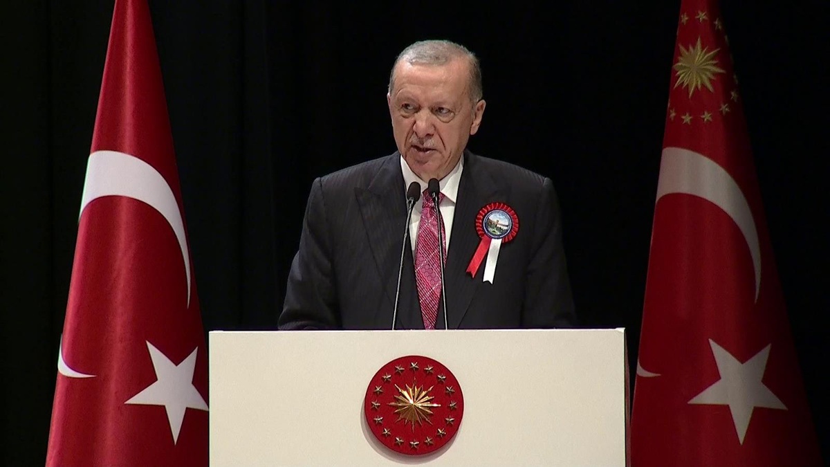 "Kabadayılığa yeltenen Yunanistan\'ın, bir asır önceden ibret almasını tavsiye ediyoruz"