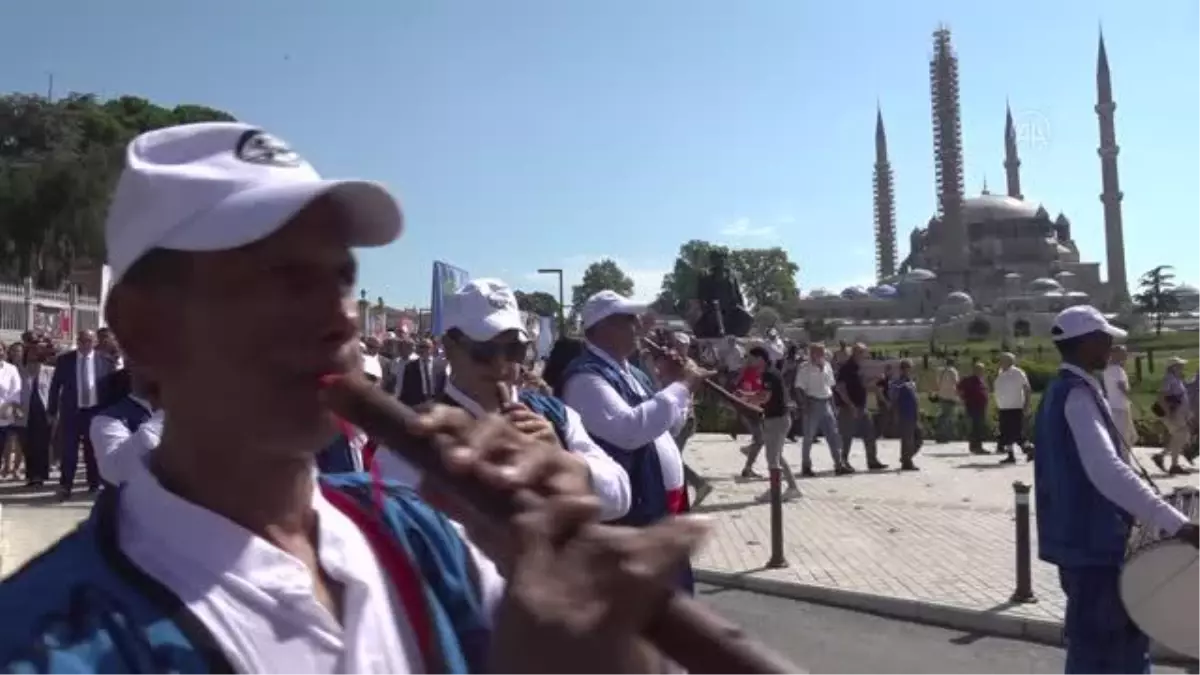 Kırkpınar\'ın önemli ritüellerinden "ağa karşılaması" davul zurna eşliğinde gerçekleştirildi