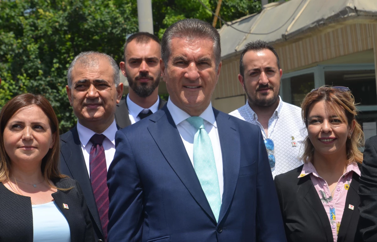 TDP Genel Başkanı Sarıgül, Kütahya\'da cezaevi önünde af çağrısını yineledi