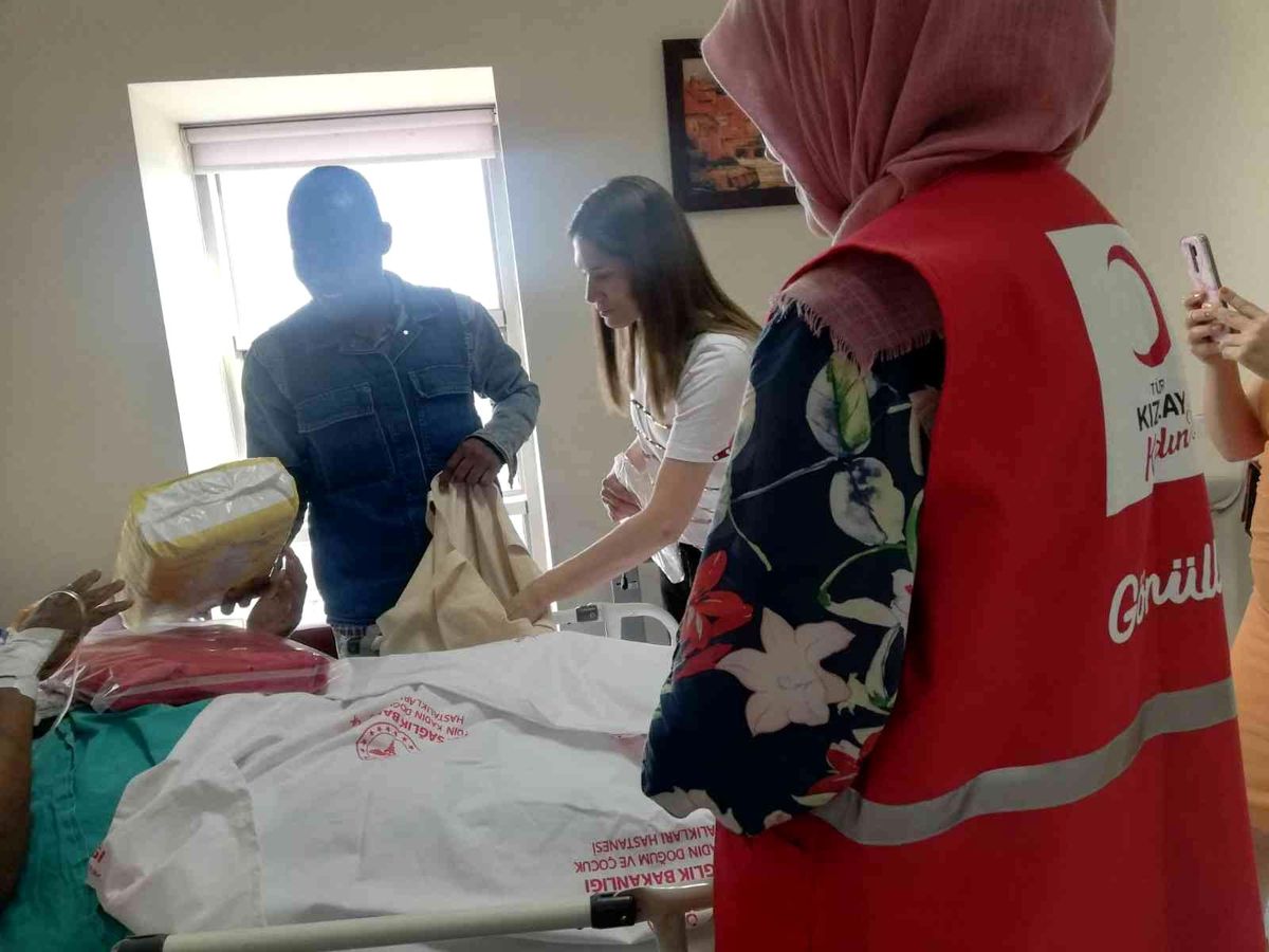 Türkiye'nin sahip çıktığı anne ve bebeğe 'Sevgi Bohçası'