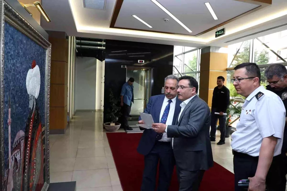 Vali Çiçek\'ten Başkan Yalçın\'ın projelerine övgü: "Talas\'ta güzel işler yapılıyor"