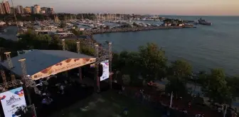 Kadıköy Kalamış Yaz Festivali'nde Nazan Öncel rüzgarı esti