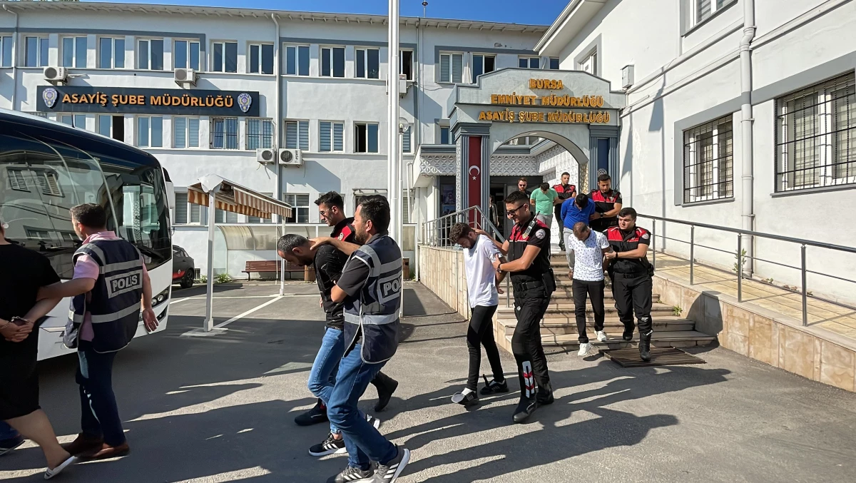 Bursa\'da fuhuş operasyonunda gözaltına alınan 10 şüpheli tutuklandı