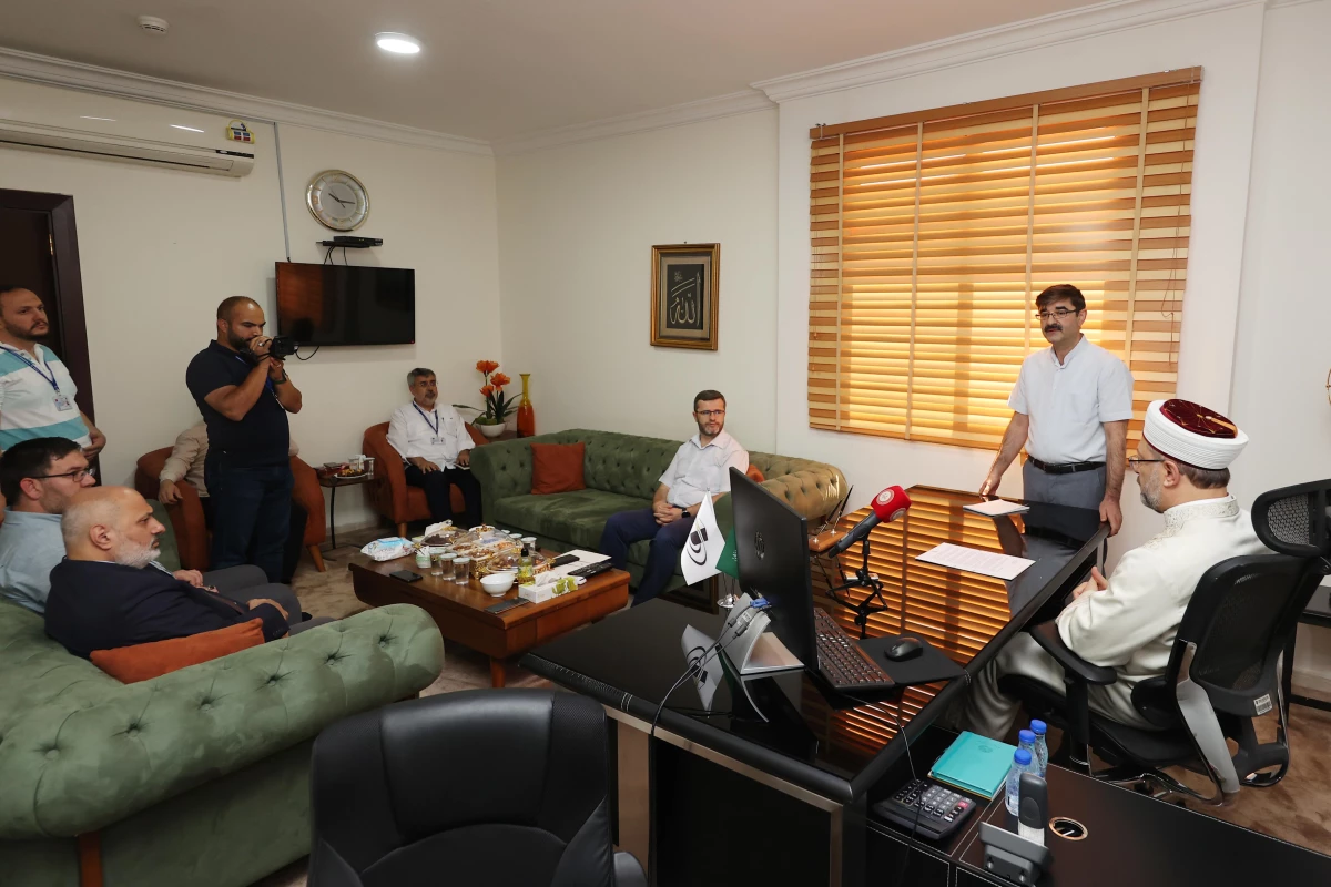 Diyanet İşleri Başkanı Erbaş, Medine\'de Türk Hac İşleri Ofisi\'ni ziyaret etti Açıklaması