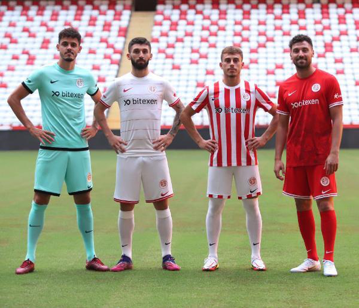 Fraport TAV Antalyaspor yeni sezon formalarını tanıttı