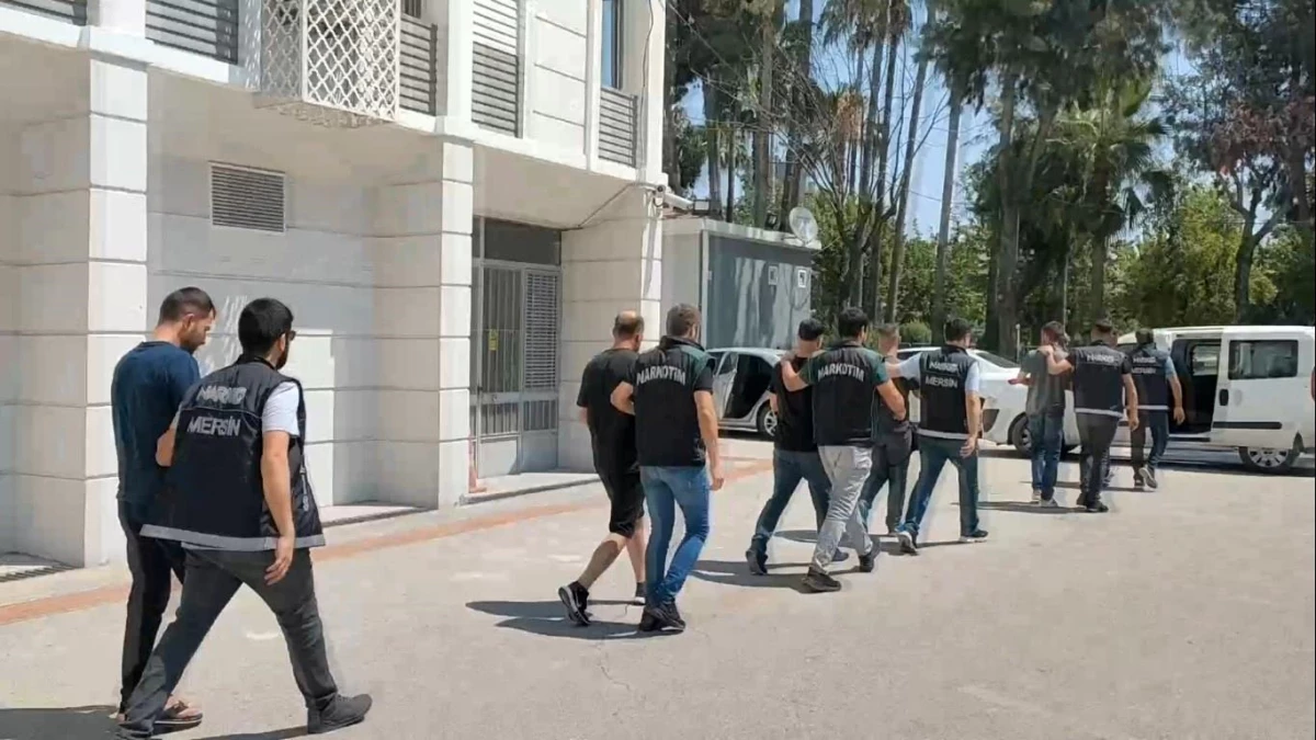 Son dakika haber! Mersin\'de uyuşturucu operasyonu; 10 \'torbacı\' yakalandı