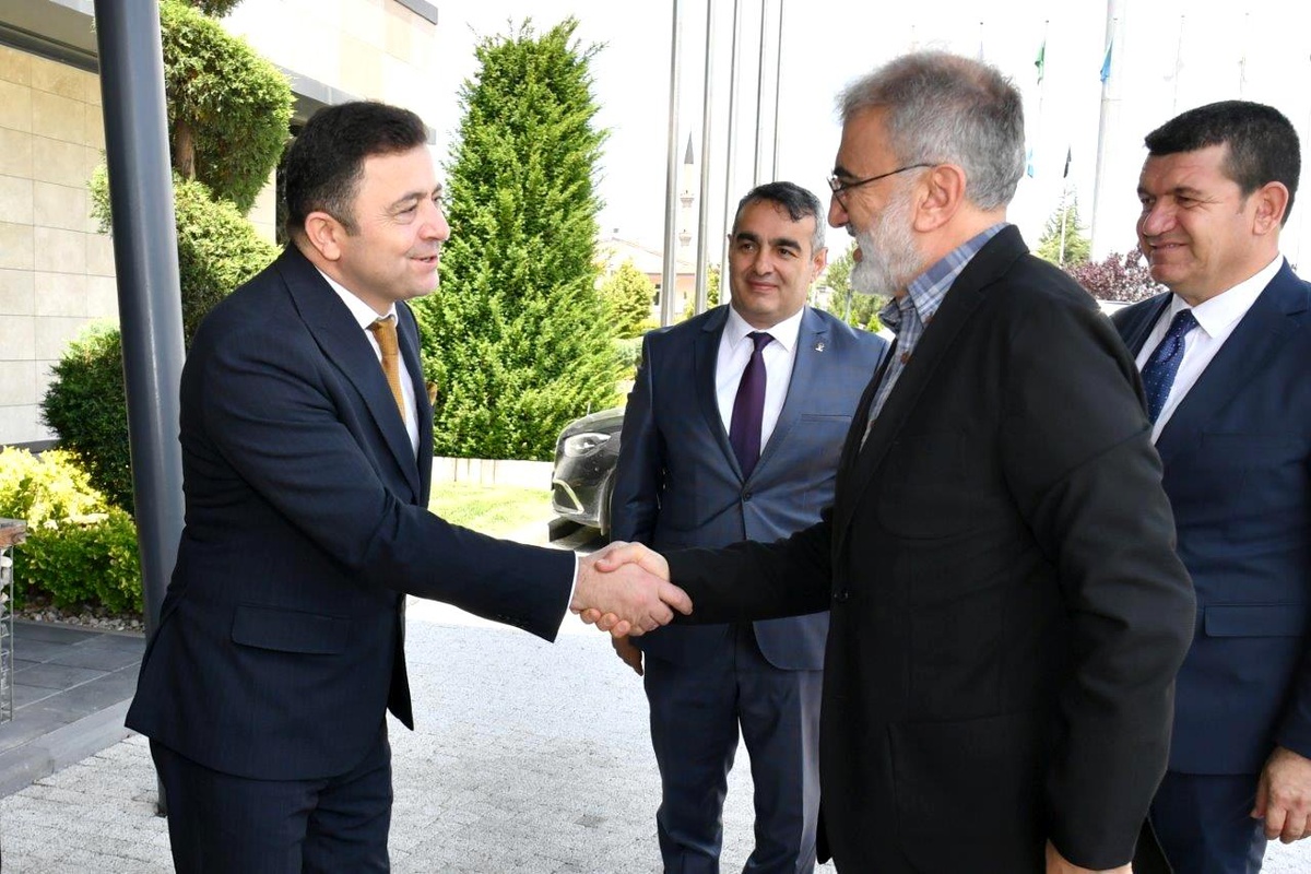 AK Parti Milletvekili Yıldız, Kayseri OSB\'nin yeni yönetimini ziyaret etti