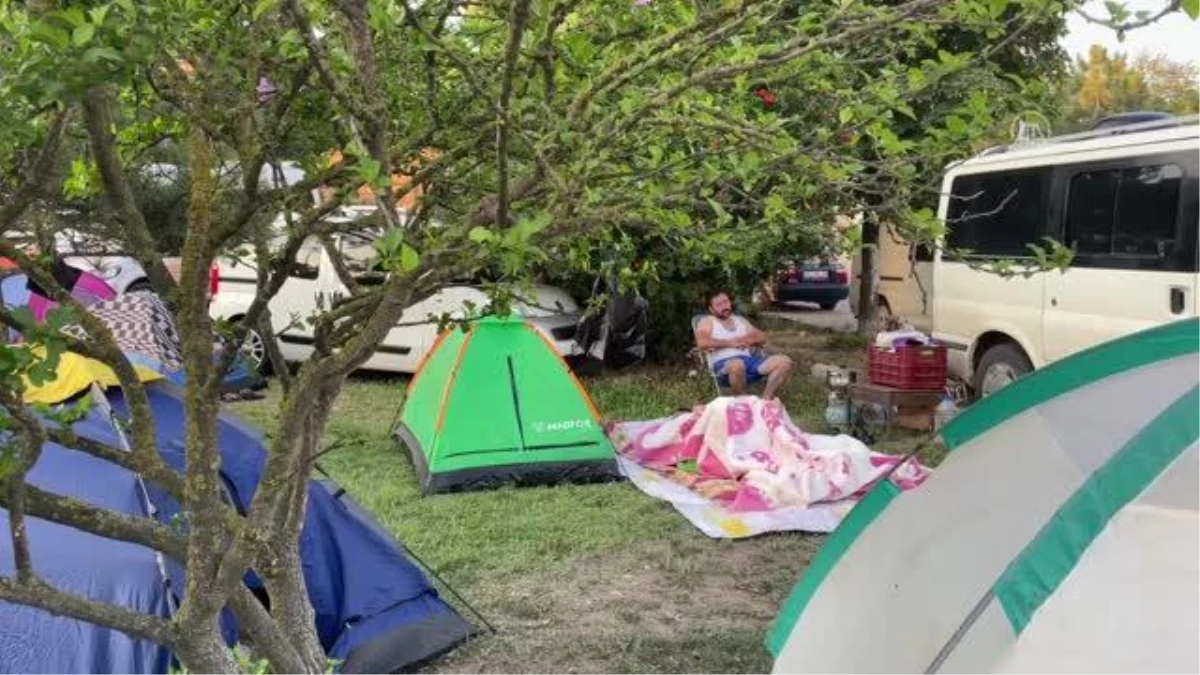 Otellerde yer bulamayan güreşseverler çadırlarda kaldı