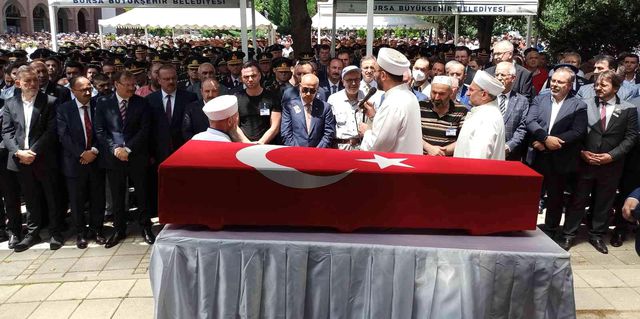 Pençe-Kilit Operasyonu şehidi son yolculuğuna uğurlandı Pençe-Kilit Operasyonu şehidi son yolculuğuna uğurlandı