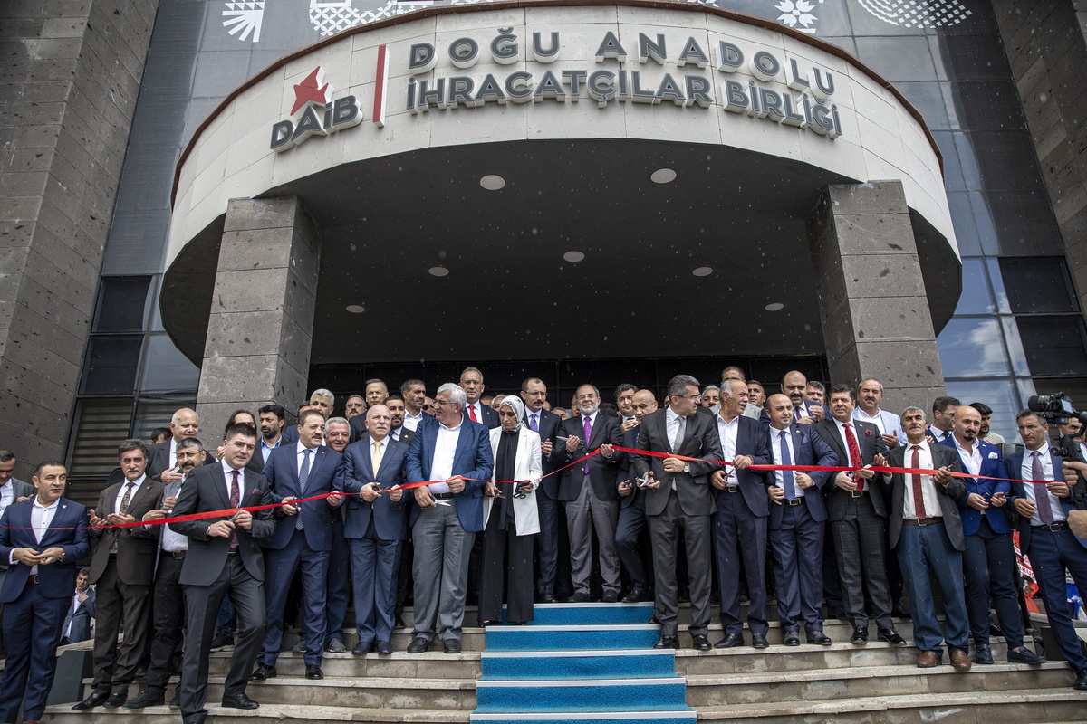 Ticaret Bakanı Mehmet Muş, haziran ayı ihracat rakamlarını açıkladı: (1)