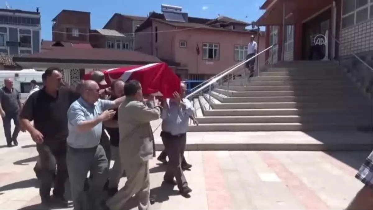 Son dakika haberi... Trafik kazasında hayatını kaybeden astsubay Mustafa Gümüş son yolculuğuna uğurlandı