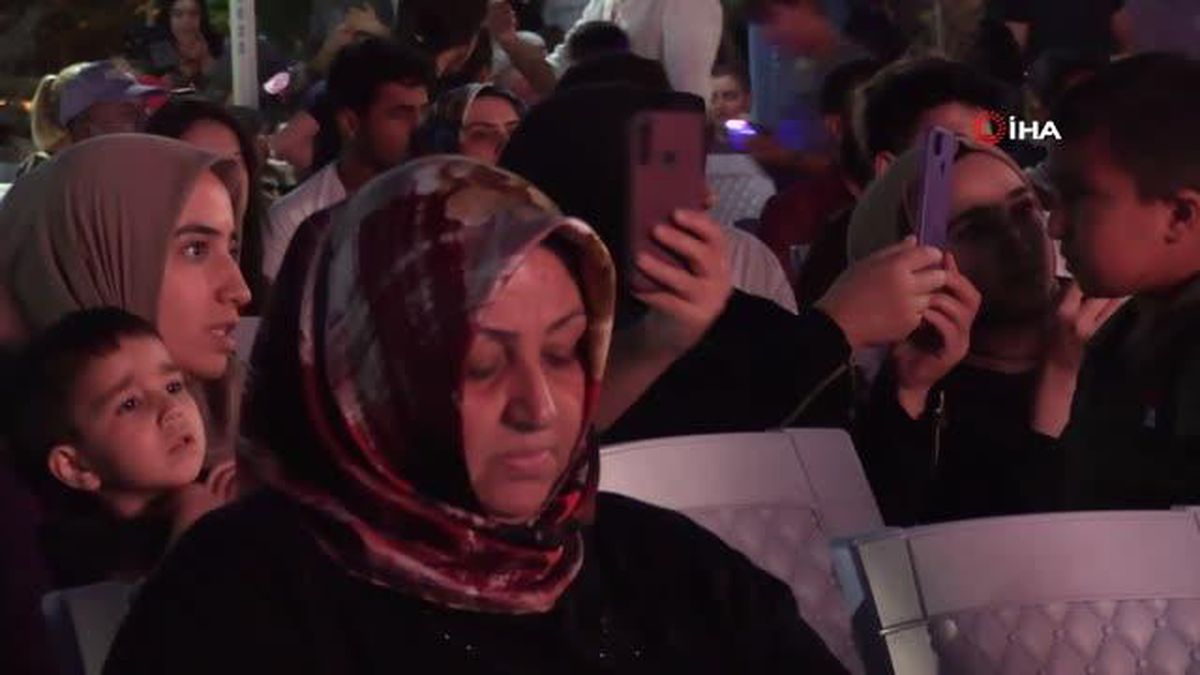 Vanlılar türkü sefası programında buluştu