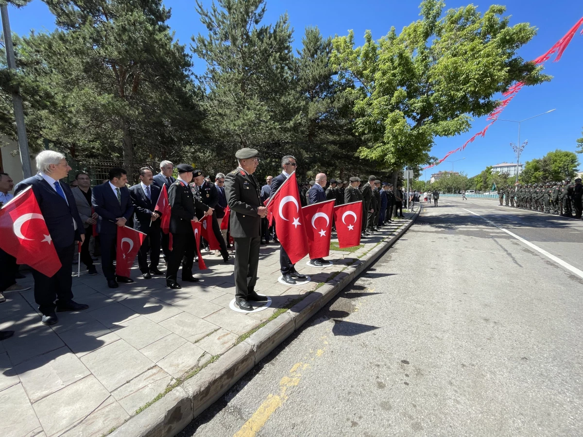 Atatürk\'ün Erzurum\'a gelişinin 103. yıl dönümü törenle kutlandı