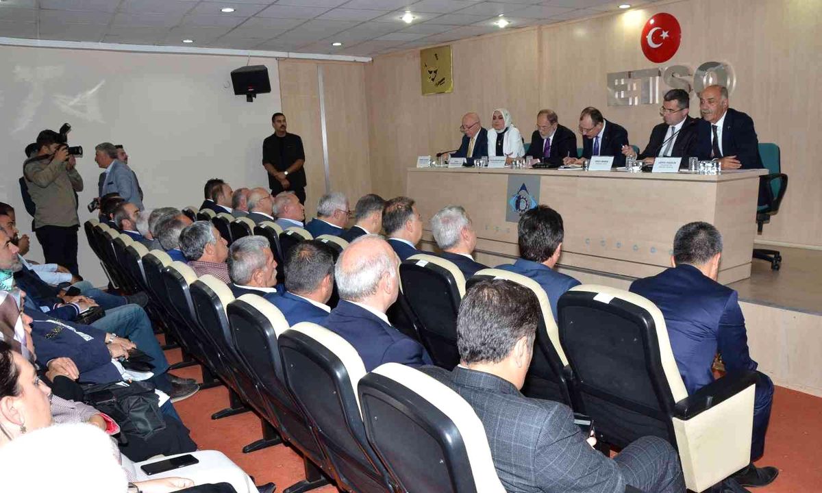 Bakan Muş ETSO\'da iş adamlarıyla bir araya geldi