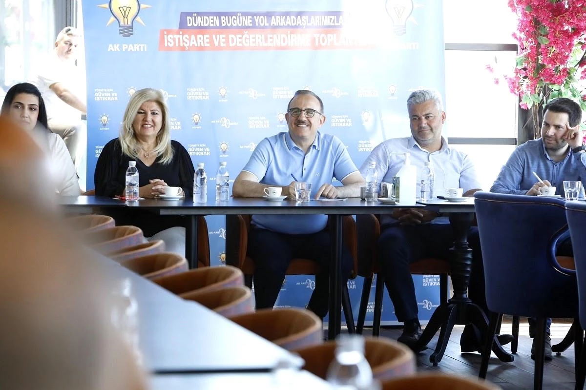 AK Parti İzmir İl Başkanı Sürekli, "Vefa Buluşması" programına katıldı