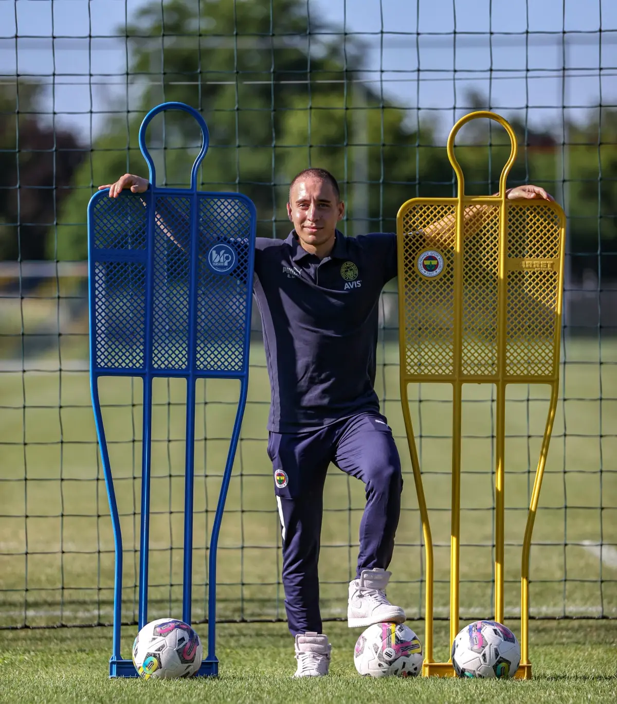 Emre Mor: 'Türkiye'de oynamak istediğim tek kulüp Fenerbahçe'ydi'