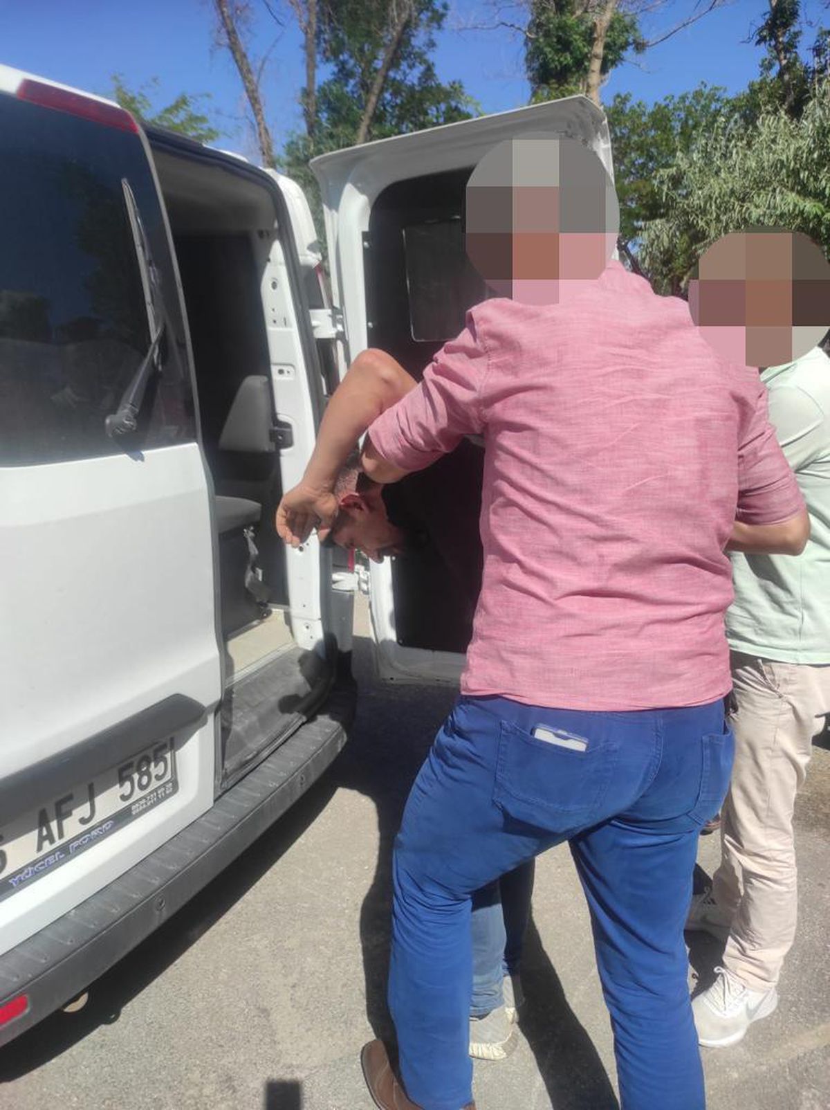 HDP Kongresi\'nde terör örgütü lehine slogan atan 4 zanlı gözaltına alındı