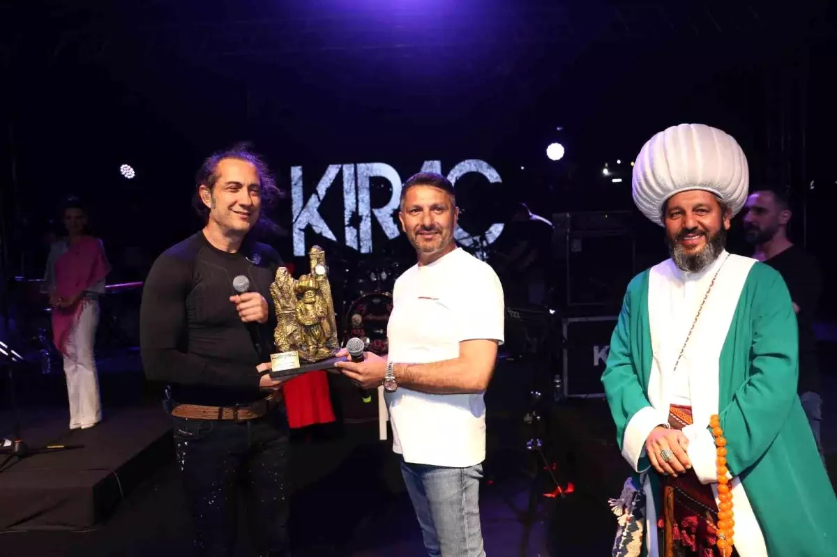 Kıraç Sivrihisar\'da sevenlerini coşturdu