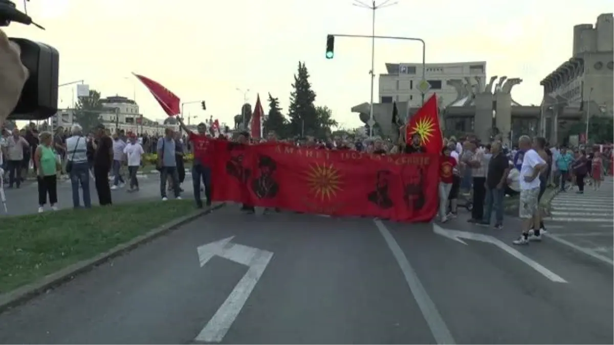 Kuzey Makedonya'da 'Fransa'nın Avrupa entegrasyonu önerisi' protesto edildi