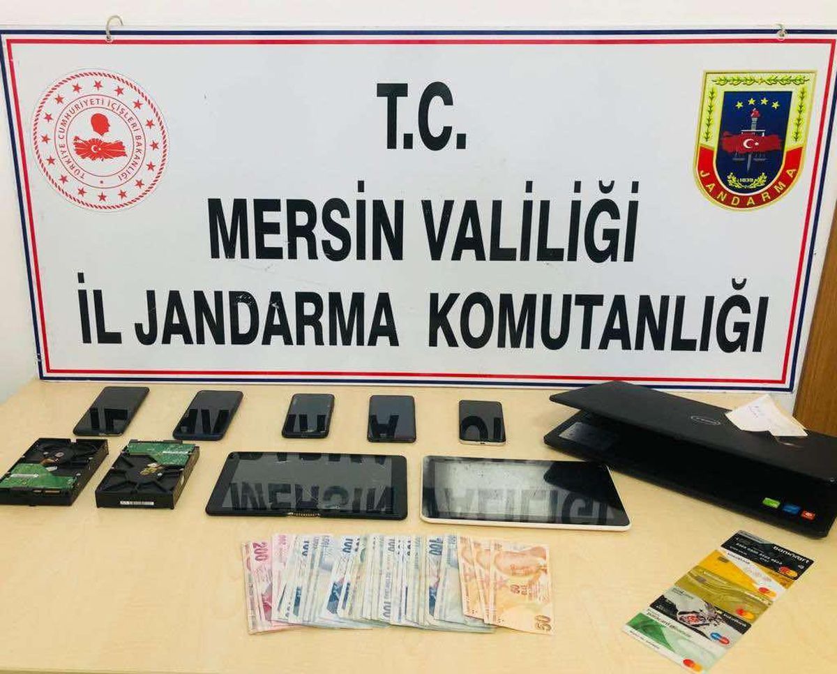 Son dakika haber: Mersin\'deki dolandırıcılık operasyonunda 5 zanlı tutuklandı