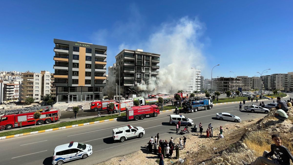 Son dakika: Şanlıurfa\'da iş yerinde çıkan yangın söndürüldü
