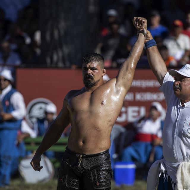 Son Dakika: 661. Tarihi Kırkpınar Yağlı Güreşleri'nde başpehlivan Cengizhan Şimşek oldu! İlk defa altın kemeri kazandı Son Dakika: 661. Tarihi Kırkpınar Yağlı Güreşleri'nde başpehlivan Cengizhan Şimşek oldu! İlk defa altın kemeri kazandı