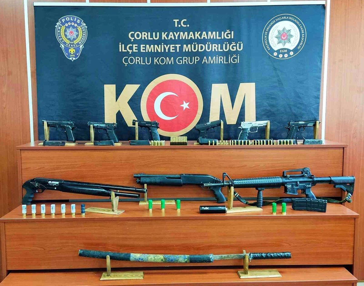 Son dakika haberi... Tekirdağ\'da 14 adrese silah operasyonu: 5 gözaltı