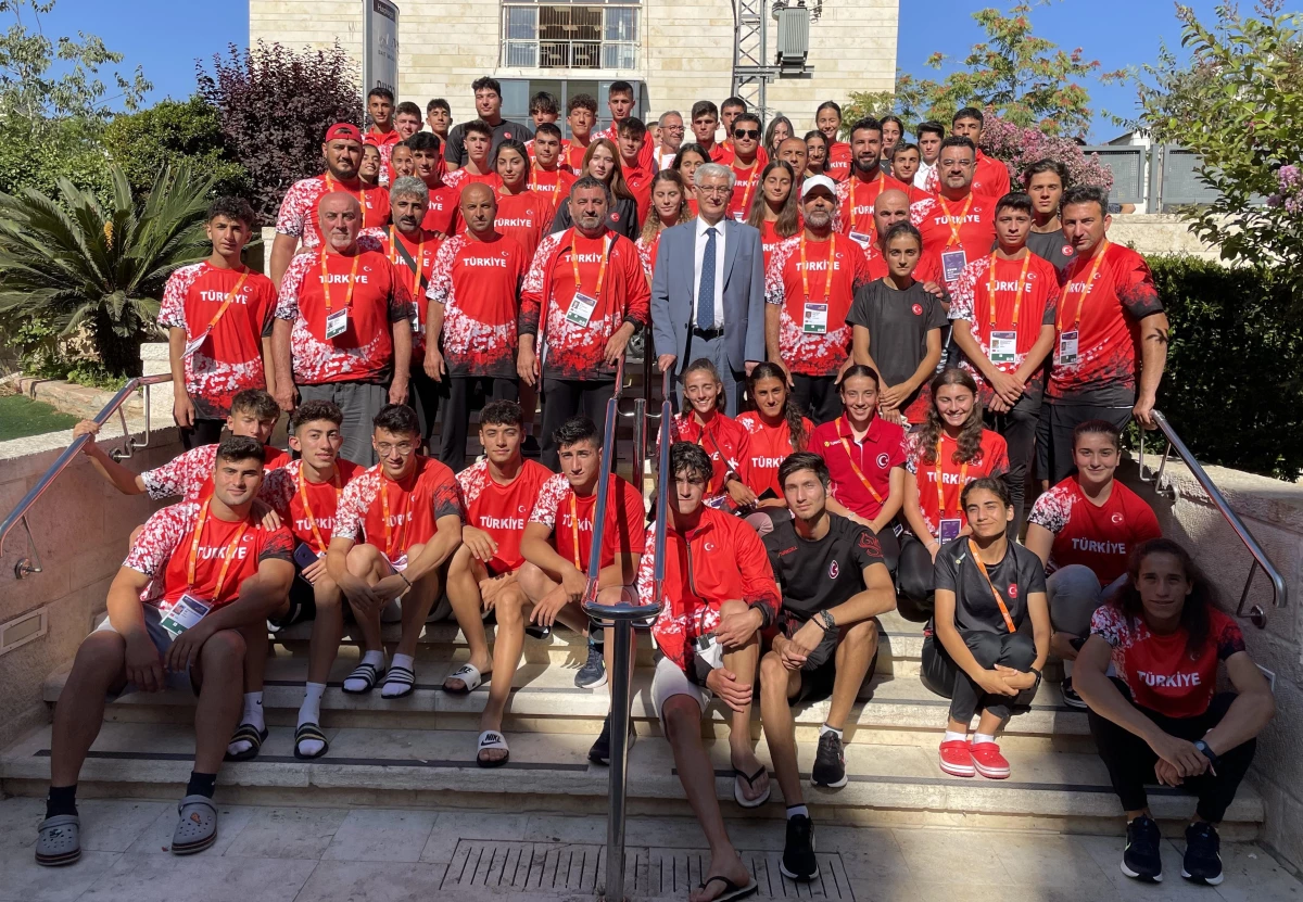 Türkiye\'nin Kudüs Başkonsolosu Ahmet Rıza Demirer\'den Atletizm Milli Takımı\'na ziyaret