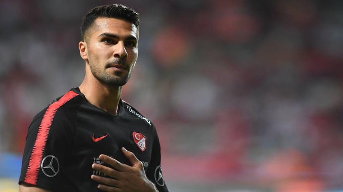 Milli futbolcu Zeki Çelik artık Mourinho\'nun öğrencisi olacak! Roma ile sözleşme imzalamak için İtalya\'ya gitti