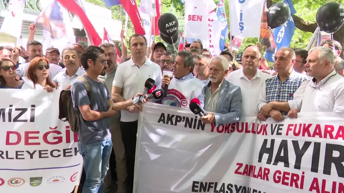 Birleşik Kamu-İş, Enflasyon Verilerini Tüik Önünde Protesto Etti: "Tüik\'in Yalanlarıyla Hakkımızın Yenilmesinden Bıktık"