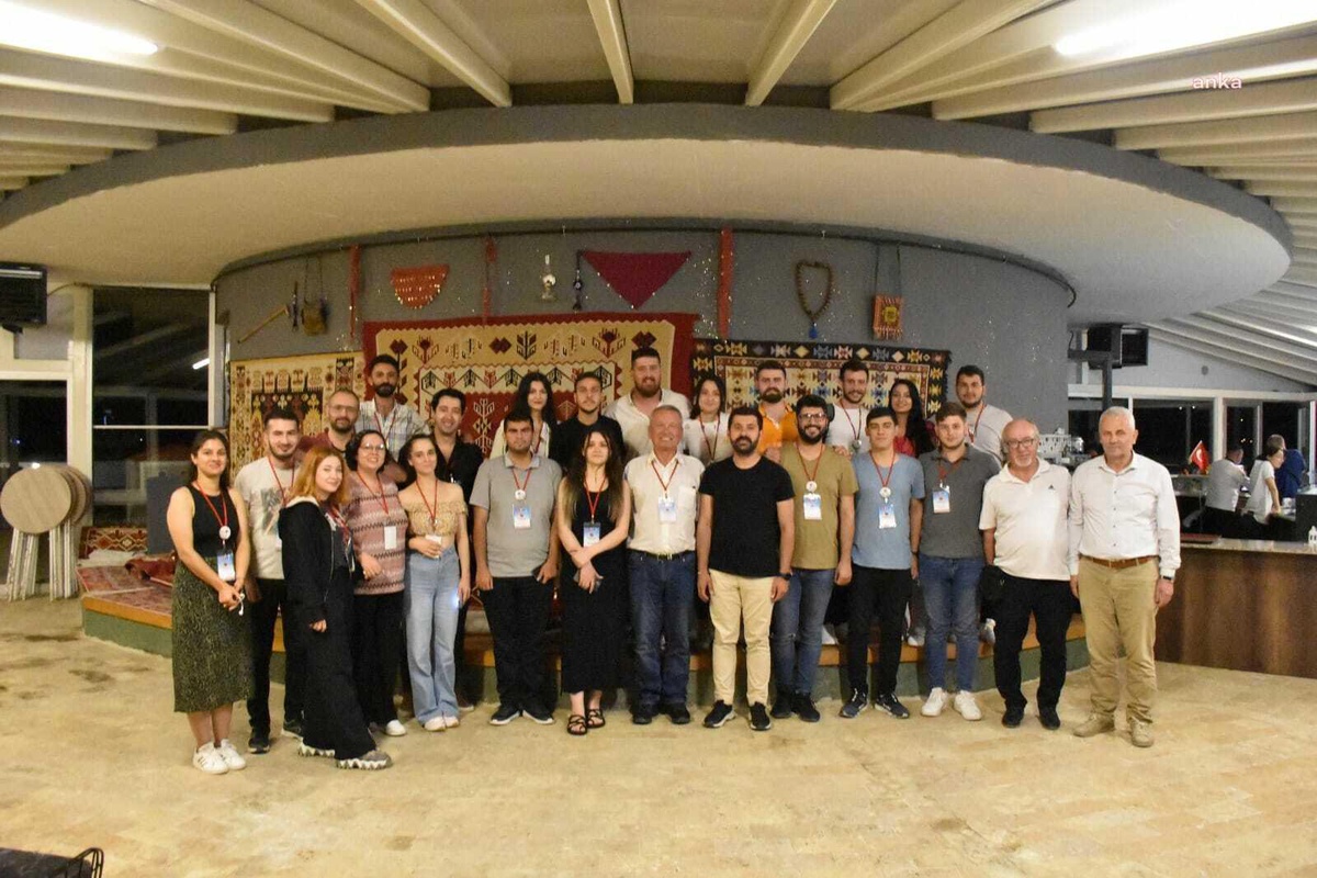 CHP Parti Okulu\'nun 45. Gençlik Kampı tamamlandı