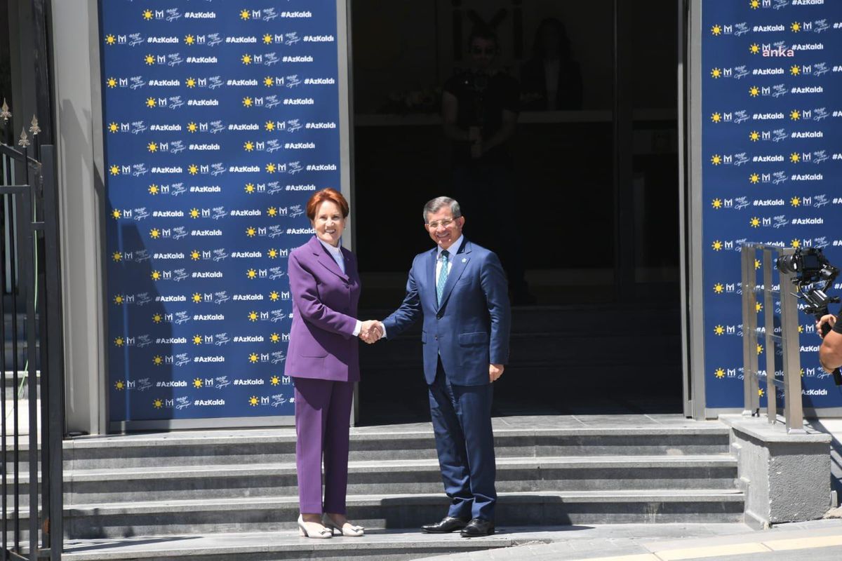 Davutoğlu: "Türkiye\'nin 13. Cumhurbaşkanı, Güçlendirilmiş Parlamenter Sistemden Yana Olan, Demokrasi Âşıklarının Adayı Olacak"