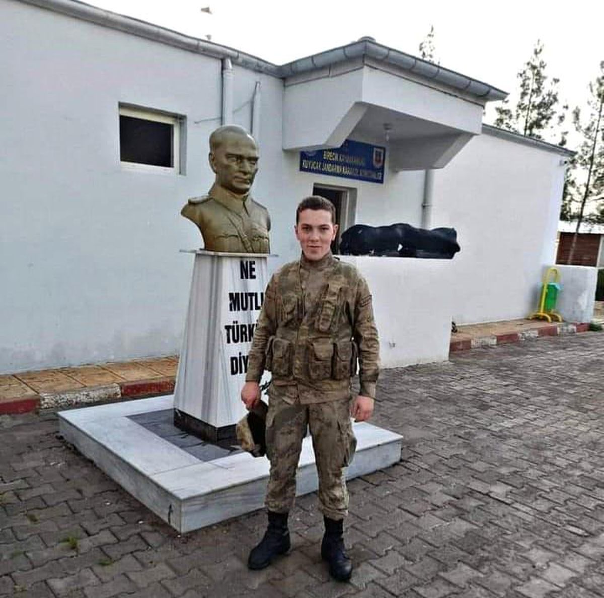 Denizde kaybolan genci arama çalışmaları devam ediyor