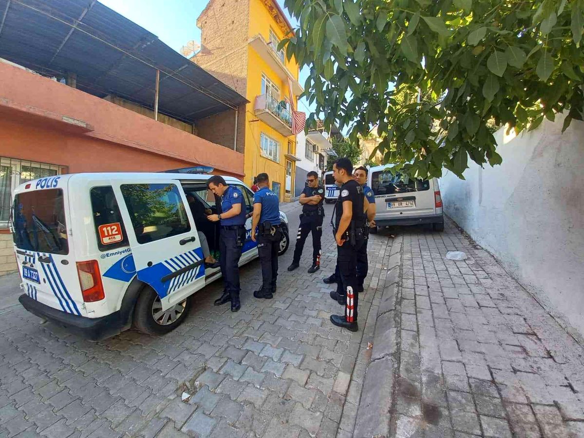 Son dakika haber | Evi basılan kadın yardım istedi, polis olayın haber yapılmaması için mücadele etti