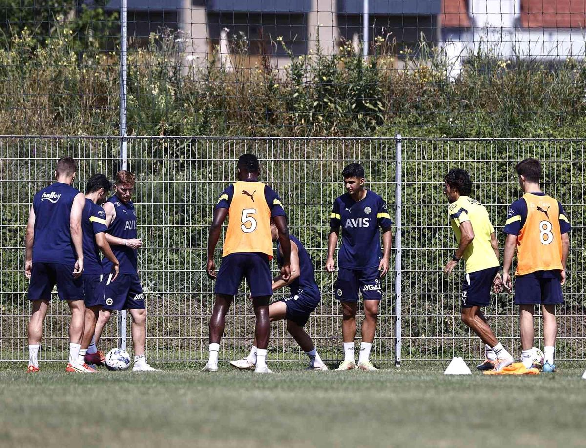 Fenerbahçe\'de yeni sezon hazırlıkları devam ediyor