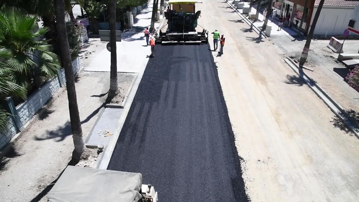Fethiye'de Sıcak Asfalt Çalışmaları Başladı