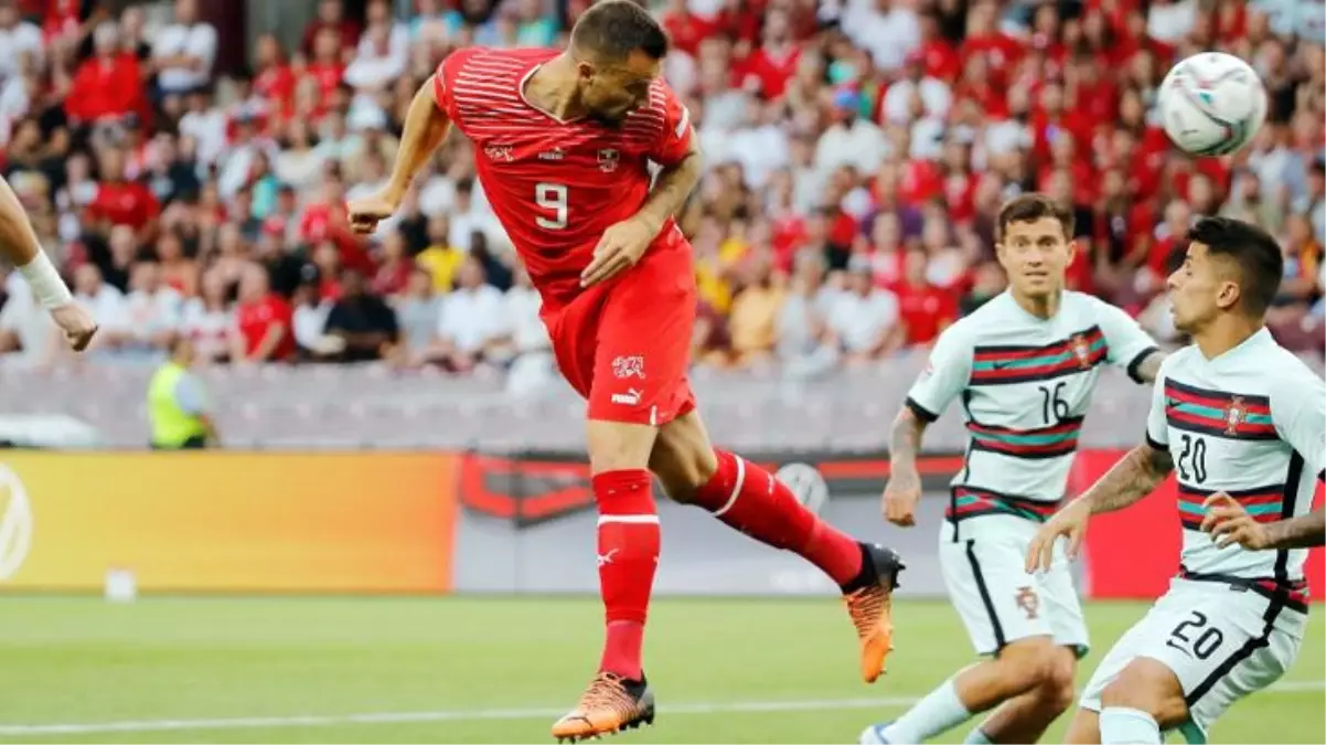 Ezeli rakipler şimdi de transferde karşı karşıya geldi: Galatasaray da Seferovic\'e kancayı taktı!