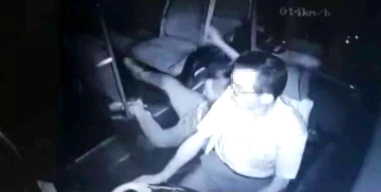 Manevra yapan İETT otobüsünde düşen yolcu bel kemiğini kırdı! O anlar saniye saniye kamerada